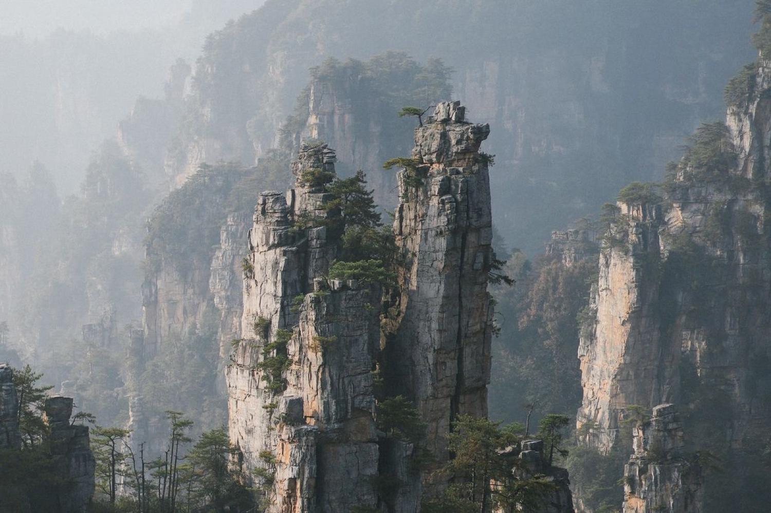 China Central · Montanhas Fantásticas e Torres Famosas